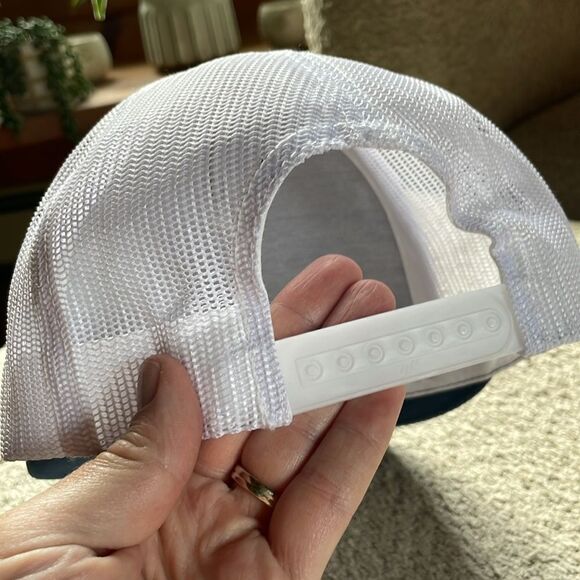 Ivory Ella 🐘 Hat - Picture 3 of 7